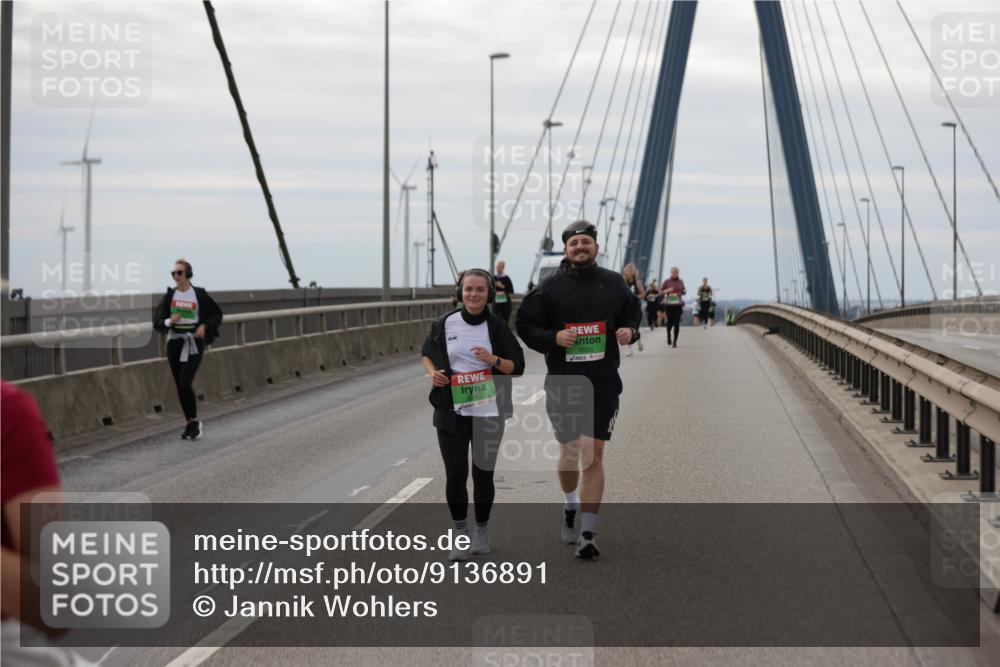 03.10.2025 - Köhlbrandbrückenlauf Jannik Wohlers http://msf.ph/oto/9136891 03.10.2025 16:07:14 Position 1 8243 meine-sportfotos.de