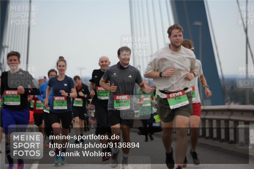 03.10.2025 - Köhlbrandbrückenlauf Jannik Wohlers http://msf.ph/oto/9136894 03.10.2025 15:24:49 Position 1 7300, 8048, 8049, 8784, 7174 meine-sportfotos.de