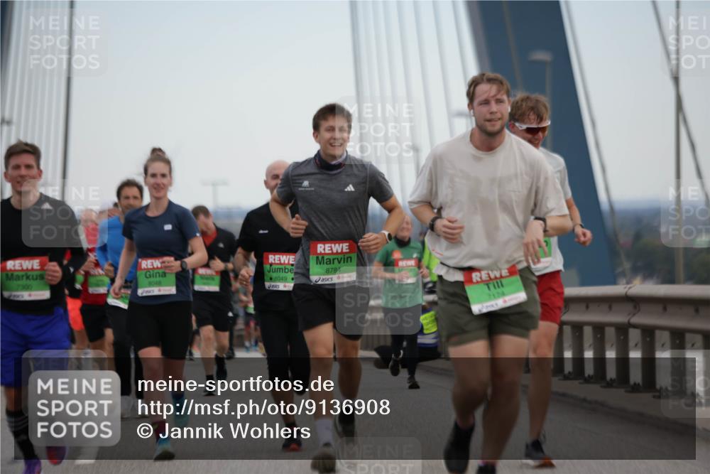 03.10.2025 - Köhlbrandbrückenlauf Jannik Wohlers http://msf.ph/oto/9136908 03.10.2025 15:24:49 Position 1 7300, 8048, 8784, 8049, 7174 meine-sportfotos.de
