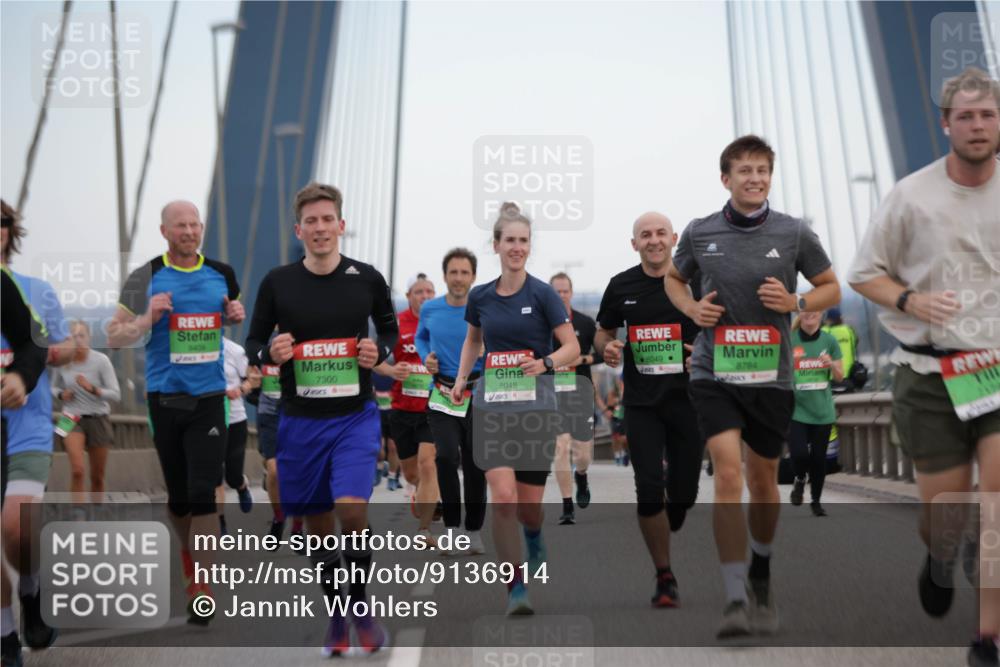 03.10.2025 - Köhlbrandbrückenlauf Jannik Wohlers http://msf.ph/oto/9136914 03.10.2025 15:24:50 Position 1 9409, 7300, 8048, 8049, 8784 meine-sportfotos.de
