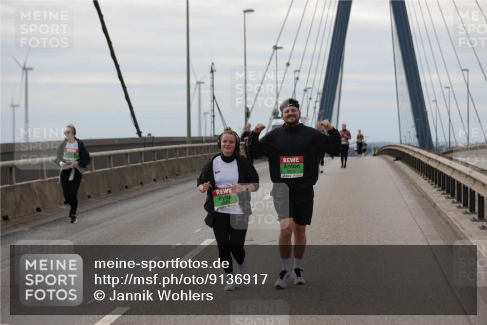 03.10.2025 - Köhlbrandbrückenlauf Jannik Wohlers http://msf.ph/oto/9136917 03.10.2025 16:07:14 Position 1 8243, 8503 meine-sportfotos.de