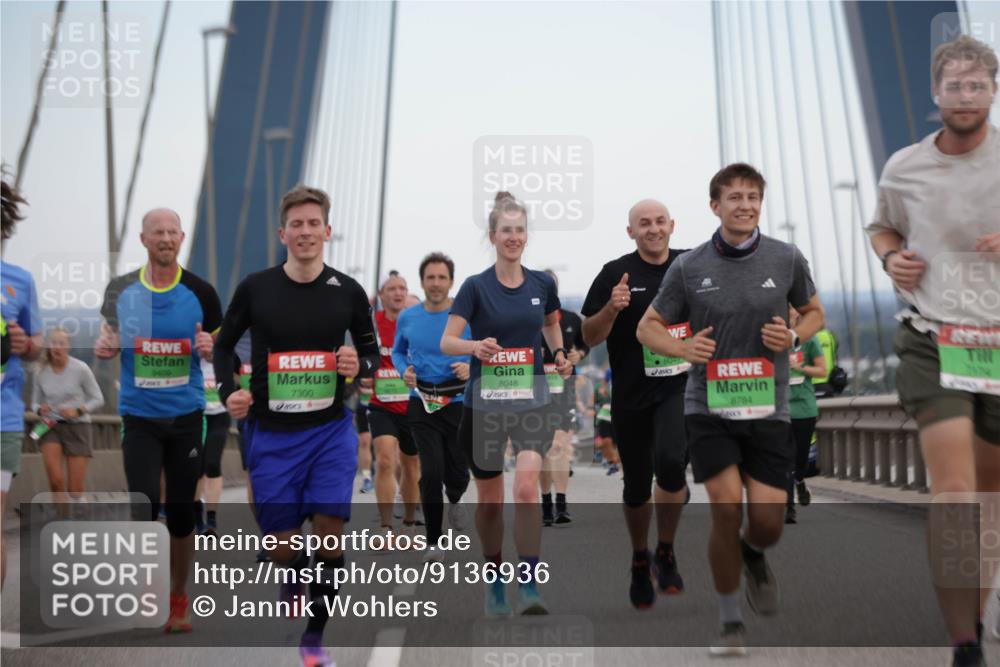 03.10.2025 - Köhlbrandbrückenlauf Jannik Wohlers http://msf.ph/oto/9136936 03.10.2025 15:24:50 Position 1 9409, 7300, 8048, 8049, 8784 meine-sportfotos.de