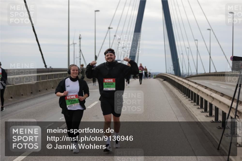03.10.2025 - Köhlbrandbrückenlauf Jannik Wohlers http://msf.ph/oto/9136946 03.10.2025 16:07:15 Position 1 8243, 8503 meine-sportfotos.de