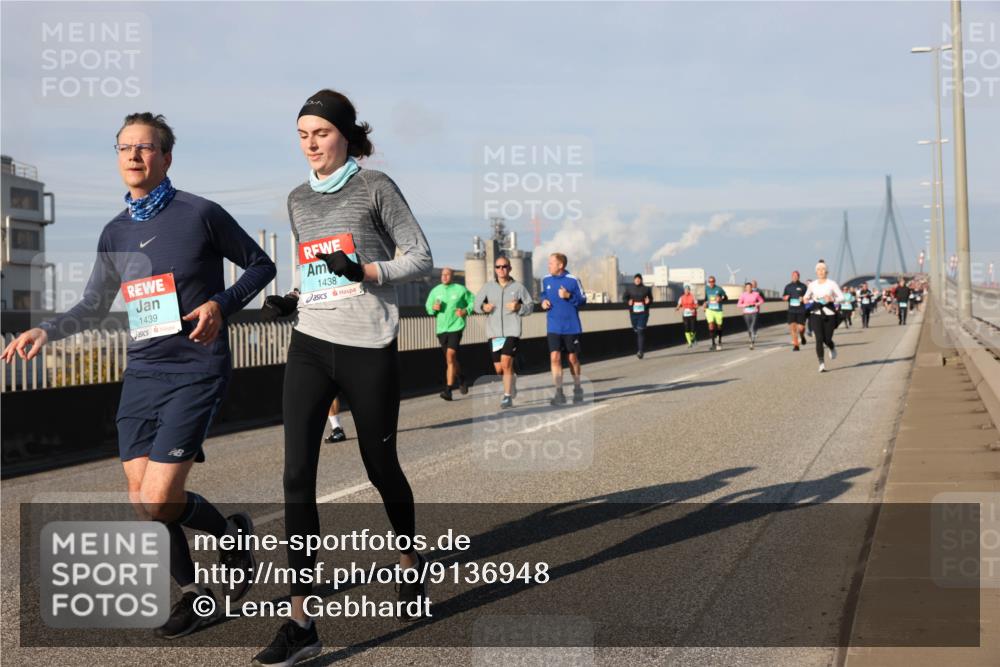 03.10.2025 - Köhlbrandbrückenlauf Lena Gebhardt http://msf.ph/oto/9136948 03.10.2025 09:54:46 Position 2 1439, 1438 meine-sportfotos.de