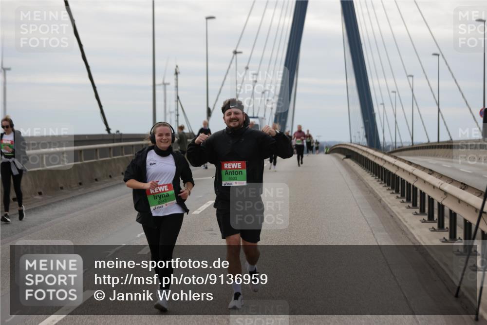 03.10.2025 - Köhlbrandbrückenlauf Jannik Wohlers http://msf.ph/oto/9136959 03.10.2025 16:07:15 Position 1 8243, 8503 meine-sportfotos.de