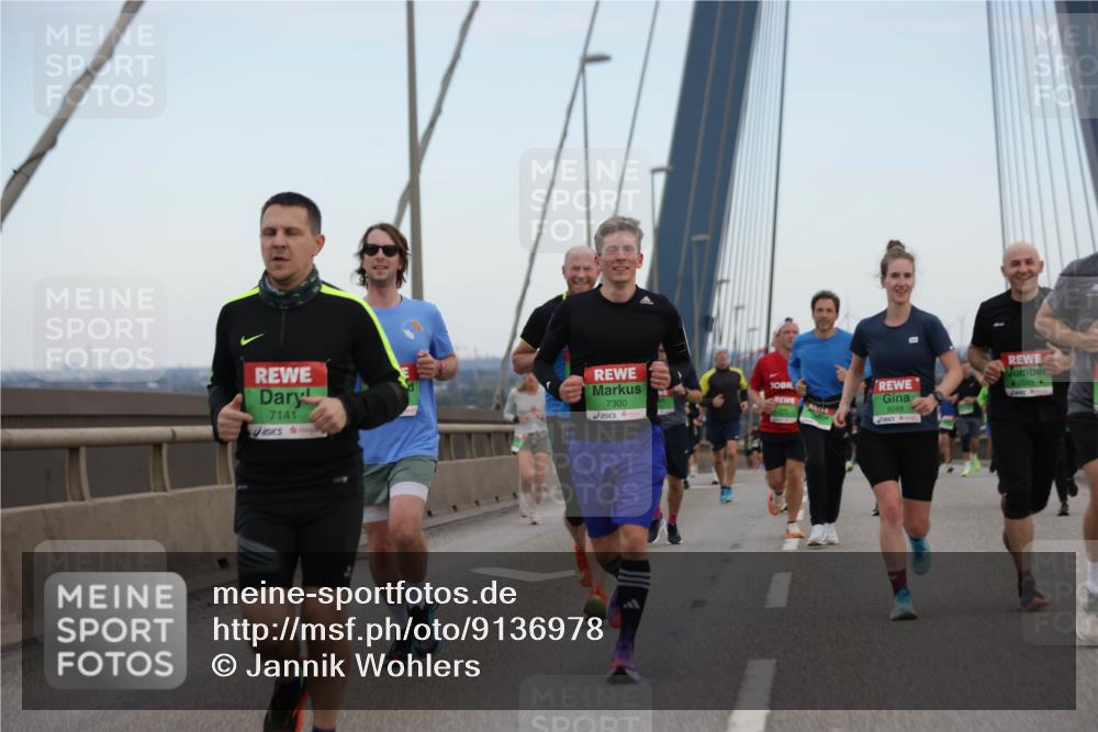 03.10.2025 - Köhlbrandbrückenlauf Jannik Wohlers http://msf.ph/oto/9136978 03.10.2025 15:24:51 Position 1 7141, 7300, 8048, 8049 meine-sportfotos.de