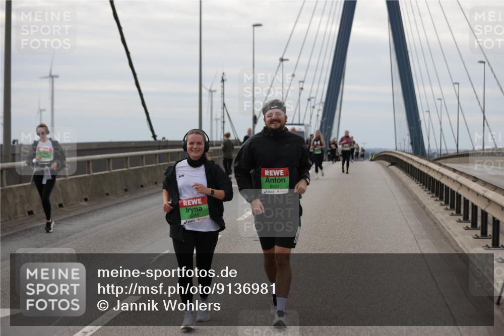 03.10.2025 - Köhlbrandbrückenlauf Jannik Wohlers http://msf.ph/oto/9136981 03.10.2025 16:07:16 Position 1 8243, 8503 meine-sportfotos.de