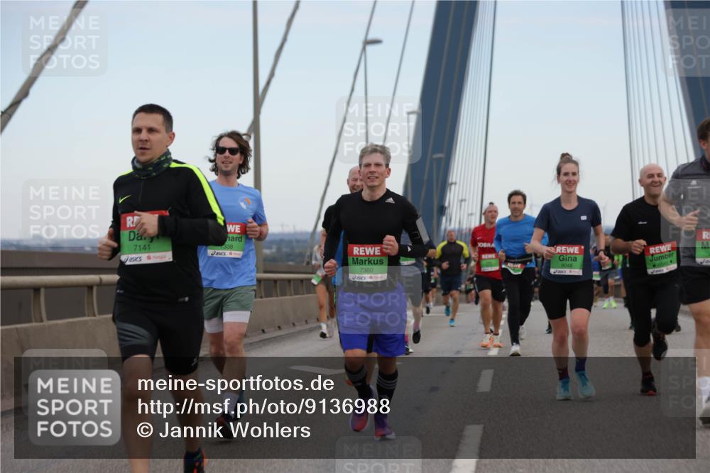 03.10.2025 - Köhlbrandbrückenlauf Jannik Wohlers http://msf.ph/oto/9136988 03.10.2025 15:24:51 Position 1 7141, 338, 7300, 8048, 8049 meine-sportfotos.de