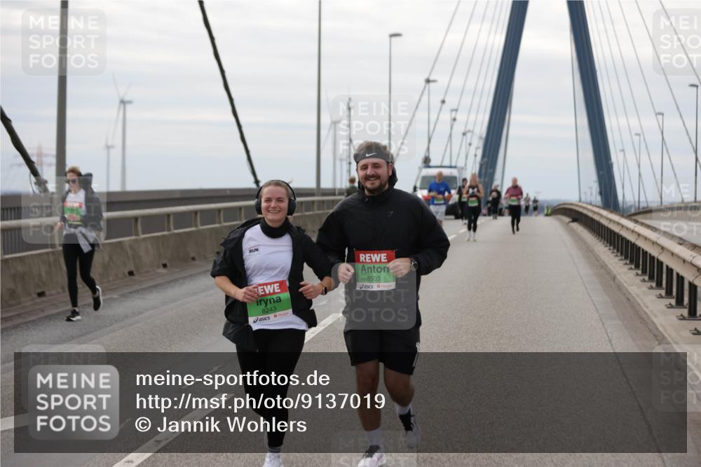 03.10.2025 - Köhlbrandbrückenlauf Jannik Wohlers http://msf.ph/oto/9137019 03.10.2025 16:07:16 Position 1 8243, 8503 meine-sportfotos.de