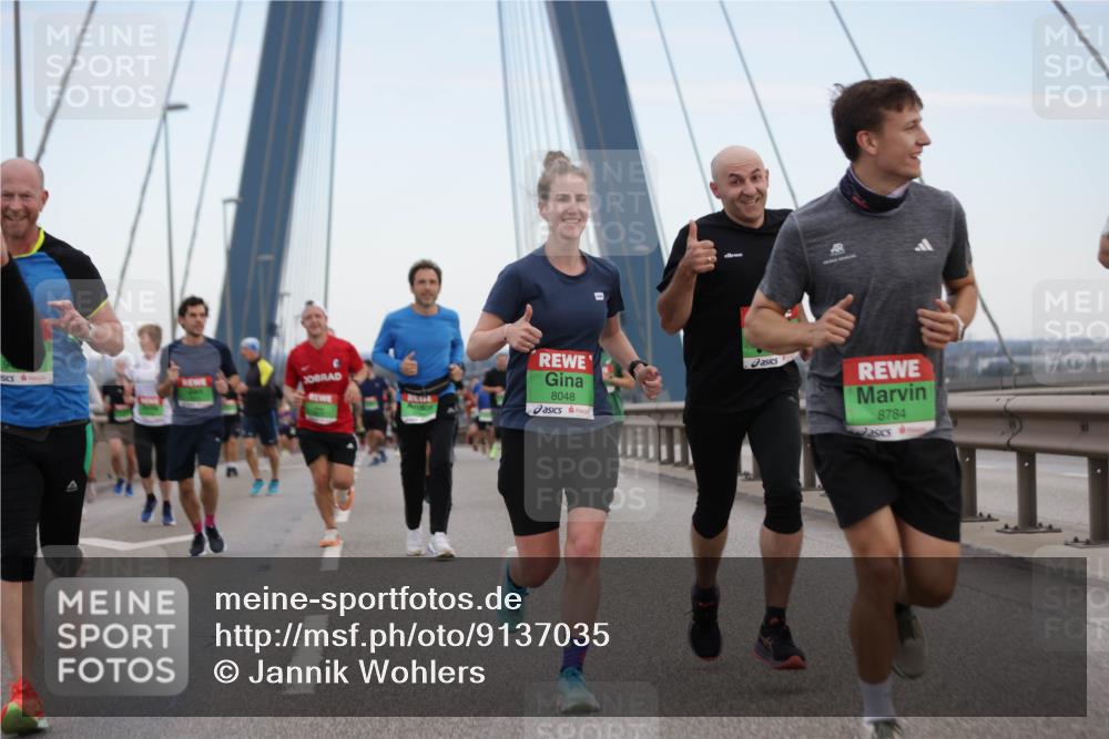 03.10.2025 - Köhlbrandbrückenlauf Jannik Wohlers http://msf.ph/oto/9137035 03.10.2025 15:24:53 Position 1 8048, 8784 meine-sportfotos.de
