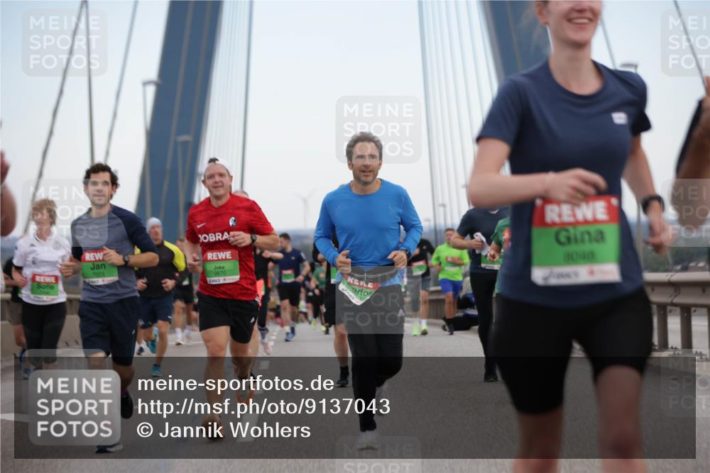 03.10.2025 - Köhlbrandbrückenlauf Jannik Wohlers http://msf.ph/oto/9137043 03.10.2025 15:24:54 Position 1 7923, 9670, 3048 meine-sportfotos.de