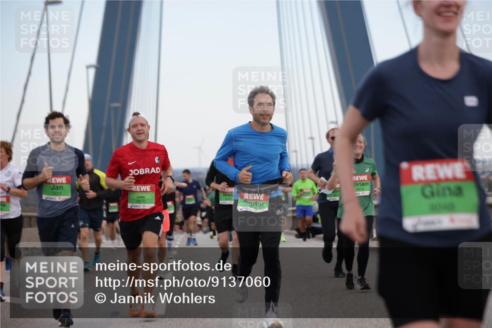 03.10.2025 - Köhlbrandbrückenlauf Jannik Wohlers http://msf.ph/oto/9137060 03.10.2025 15:24:54 Position 1 7923, 9670, 9618, 3040 meine-sportfotos.de