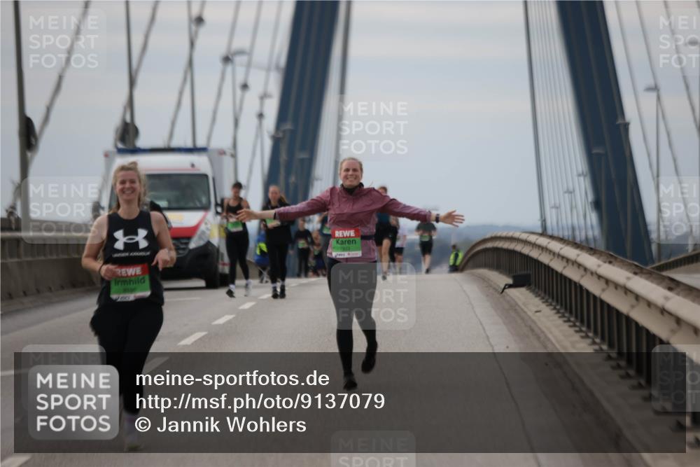 03.10.2025 - Köhlbrandbrückenlauf Jannik Wohlers http://msf.ph/oto/9137079 03.10.2025 16:07:22 Position 1 8186 meine-sportfotos.de