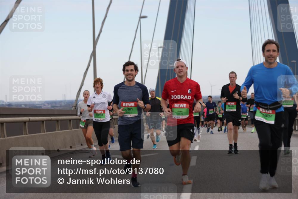 03.10.2025 - Köhlbrandbrückenlauf Jannik Wohlers http://msf.ph/oto/9137080 03.10.2025 15:24:55 Position 1 7448, 7923, 9670 meine-sportfotos.de