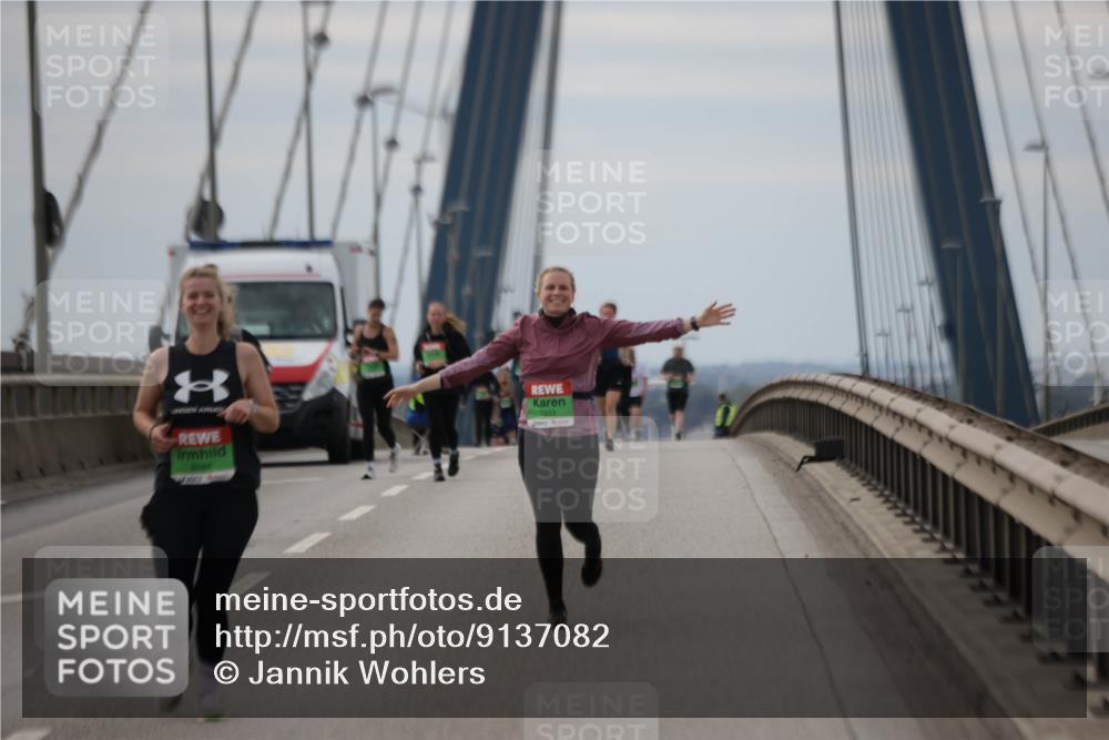 03.10.2025 - Köhlbrandbrückenlauf Jannik Wohlers http://msf.ph/oto/9137082 03.10.2025 16:07:22 Position 1 8186, 7833 meine-sportfotos.de