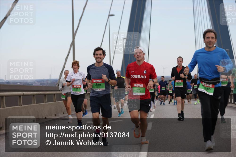 03.10.2025 - Köhlbrandbrückenlauf Jannik Wohlers http://msf.ph/oto/9137084 03.10.2025 15:24:55 Position 1 7923, 9670 meine-sportfotos.de