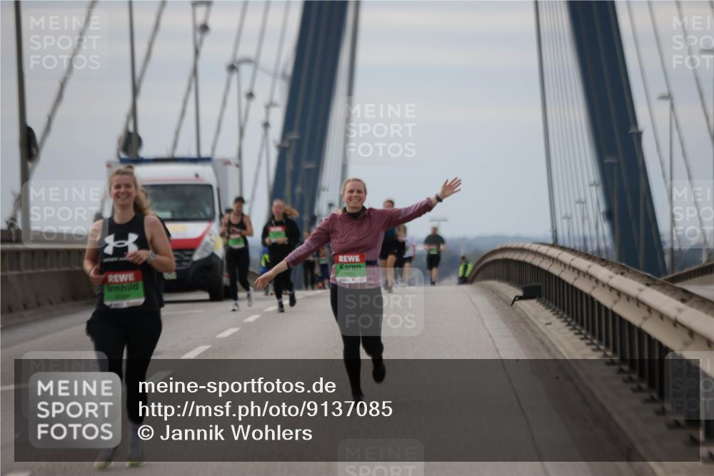 03.10.2025 - Köhlbrandbrückenlauf Jannik Wohlers http://msf.ph/oto/9137085 03.10.2025 16:07:22 Position 1 8186, 7833 meine-sportfotos.de