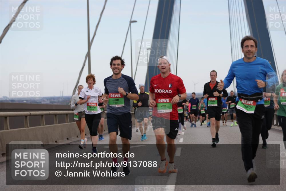 03.10.2025 - Köhlbrandbrückenlauf Jannik Wohlers http://msf.ph/oto/9137088 03.10.2025 15:24:55 Position 1 7923, 9670, 2 meine-sportfotos.de