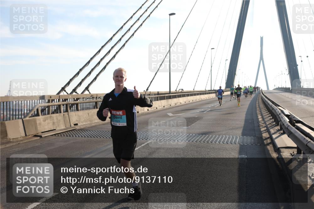 03.10.2025 - Köhlbrandbrückenlauf Yannick Fuchs http://msf.ph/oto/9137110 03.10.2025 08:21:00 Position 2 1029 meine-sportfotos.de