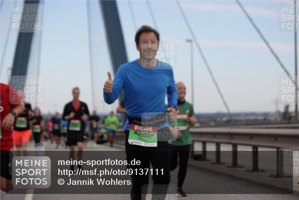 03.10.2025 - Köhlbrandbrückenlauf Jannik Wohlers http://msf.ph/oto/9137111 03.10.2025 15:24:56 Position 1 9566 meine-sportfotos.de