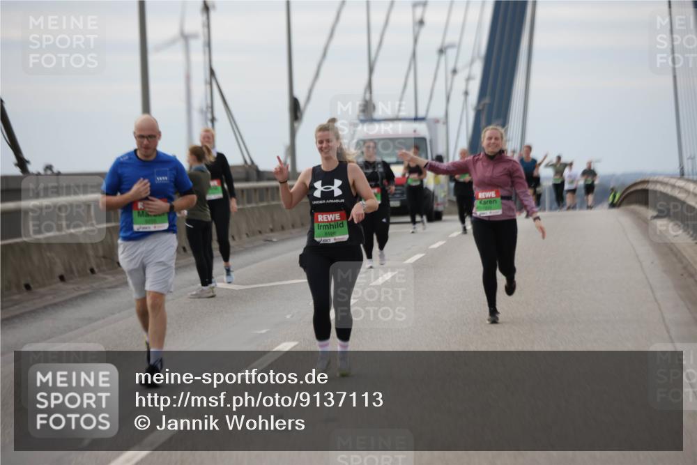 03.10.2025 - Köhlbrandbrückenlauf Jannik Wohlers http://msf.ph/oto/9137113 03.10.2025 16:07:23 Position 1 8186 meine-sportfotos.de