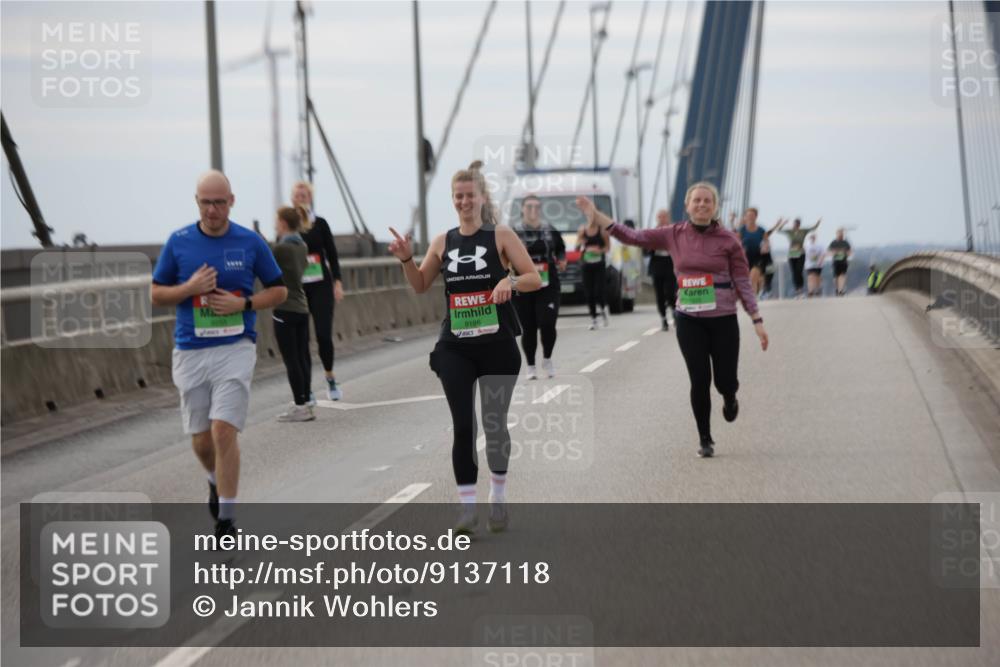 03.10.2025 - Köhlbrandbrückenlauf Jannik Wohlers http://msf.ph/oto/9137118 03.10.2025 16:07:24 Position 1 8186 meine-sportfotos.de