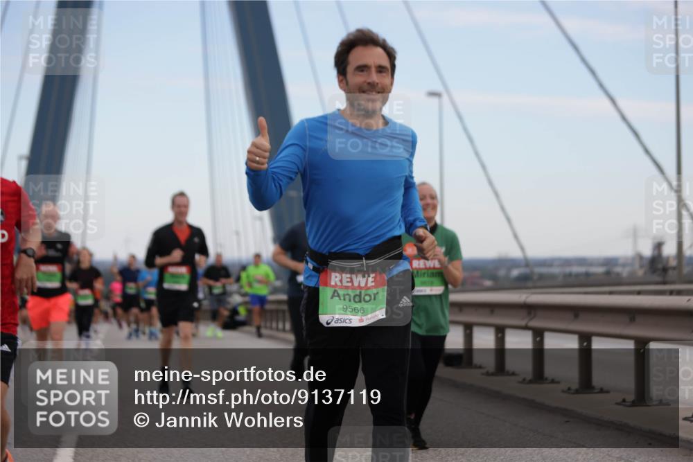 03.10.2025 - Köhlbrandbrückenlauf Jannik Wohlers http://msf.ph/oto/9137119 03.10.2025 15:24:56 Position 1 9566, 9618 meine-sportfotos.de