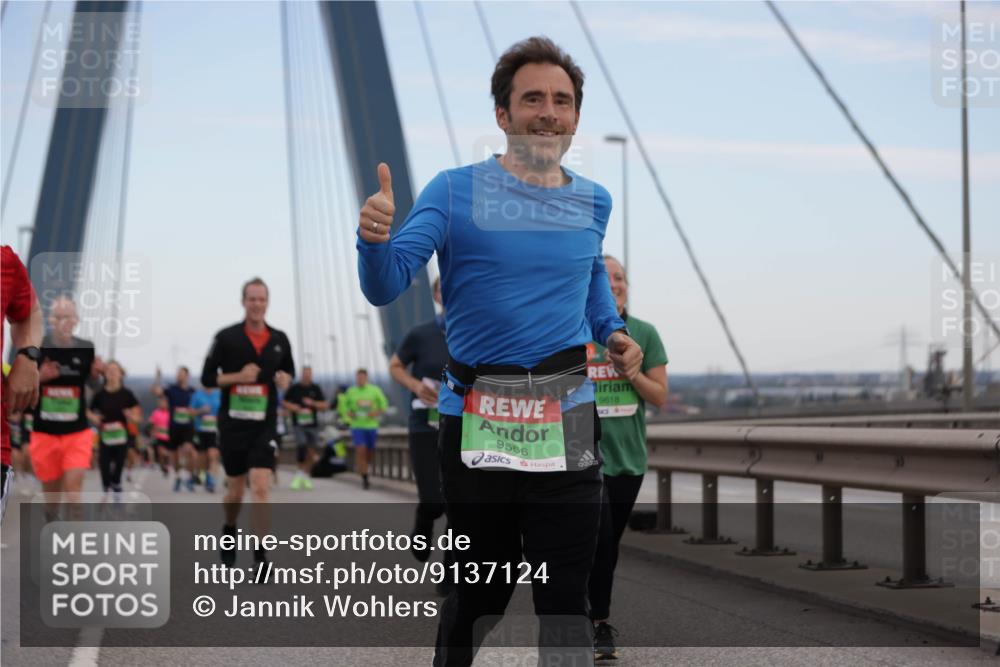 03.10.2025 - Köhlbrandbrückenlauf Jannik Wohlers http://msf.ph/oto/9137124 03.10.2025 15:24:56 Position 1 9566, 9618 meine-sportfotos.de