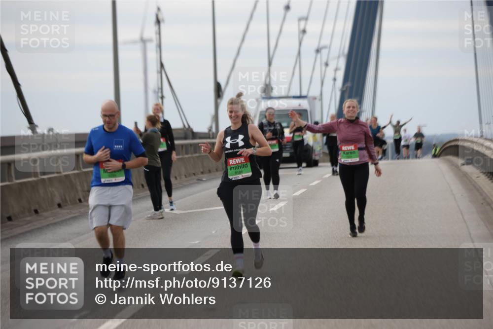 03.10.2025 - Köhlbrandbrückenlauf Jannik Wohlers http://msf.ph/oto/9137126 03.10.2025 16:07:24 Position 1 8186 meine-sportfotos.de