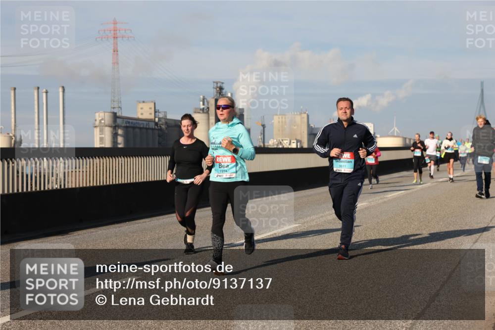 03.10.2025 - Köhlbrandbrückenlauf Lena Gebhardt http://msf.ph/oto/9137137 03.10.2025 09:54:59 Position 2 1514, 1611 meine-sportfotos.de
