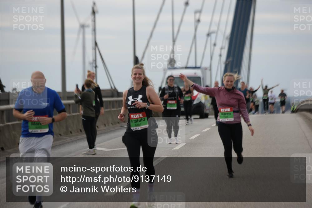 03.10.2025 - Köhlbrandbrückenlauf Jannik Wohlers http://msf.ph/oto/9137149 03.10.2025 16:07:24 Position 1 8186 meine-sportfotos.de