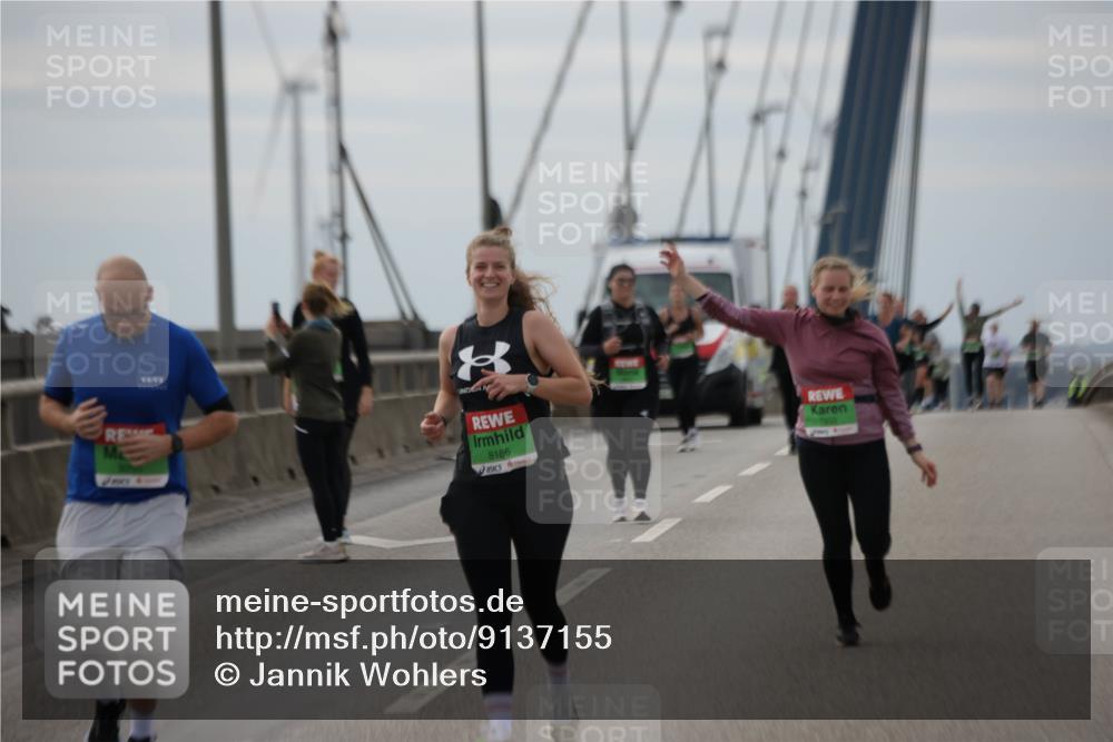 03.10.2025 - Köhlbrandbrückenlauf Jannik Wohlers http://msf.ph/oto/9137155 03.10.2025 16:07:24 Position 1 8186 meine-sportfotos.de