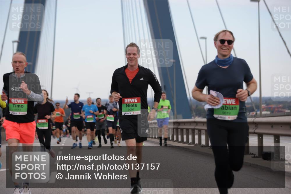 03.10.2025 - Köhlbrandbrückenlauf Jannik Wohlers http://msf.ph/oto/9137157 03.10.2025 15:24:57 Position 1 9483, 9091, 9619 meine-sportfotos.de