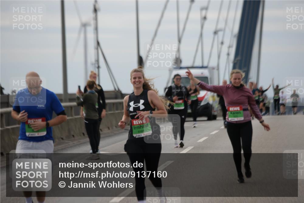 03.10.2025 - Köhlbrandbrückenlauf Jannik Wohlers http://msf.ph/oto/9137160 03.10.2025 16:07:24 Position 1 8186 meine-sportfotos.de