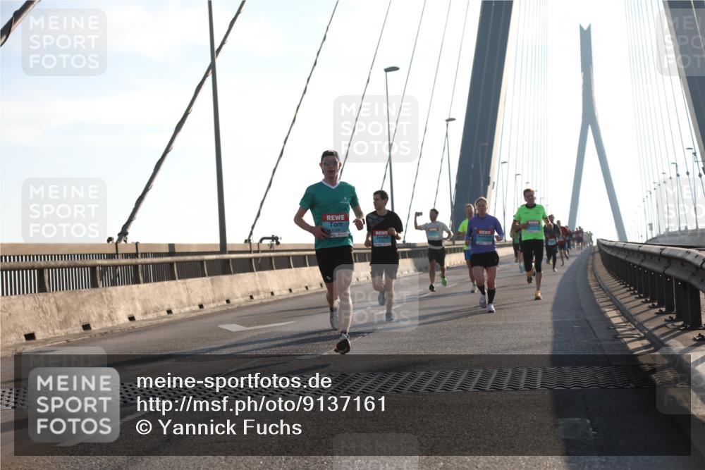 03.10.2025 - Köhlbrandbrückenlauf Yannick Fuchs http://msf.ph/oto/9137161 03.10.2025 08:21:06 Position 2  meine-sportfotos.de