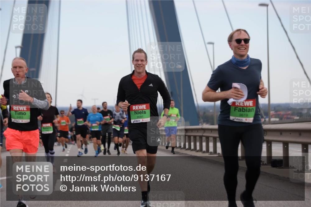 03.10.2025 - Köhlbrandbrückenlauf Jannik Wohlers http://msf.ph/oto/9137167 03.10.2025 15:24:57 Position 1 9483, 9091, 9619 meine-sportfotos.de
