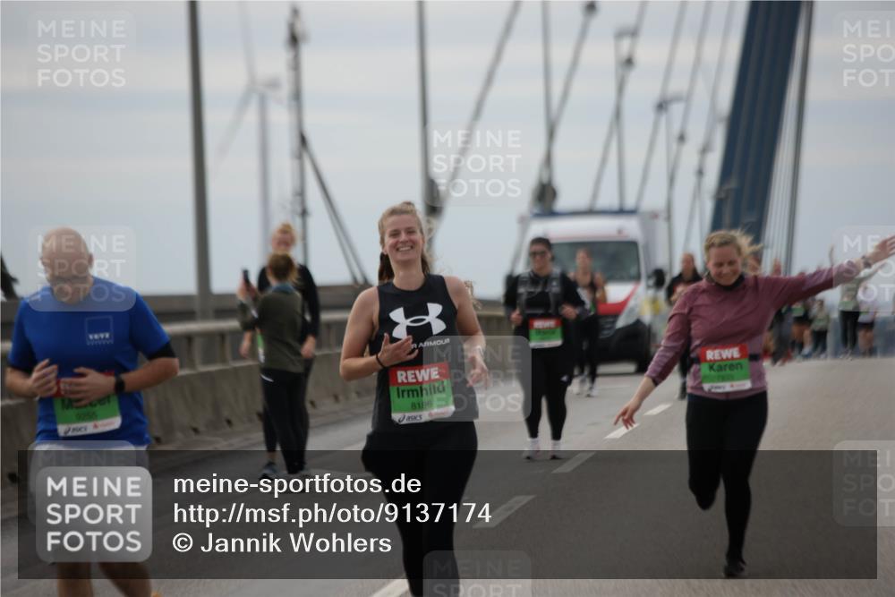 03.10.2025 - Köhlbrandbrückenlauf Jannik Wohlers http://msf.ph/oto/9137174 03.10.2025 16:07:25 Position 1 1677, 9255, 8186 meine-sportfotos.de
