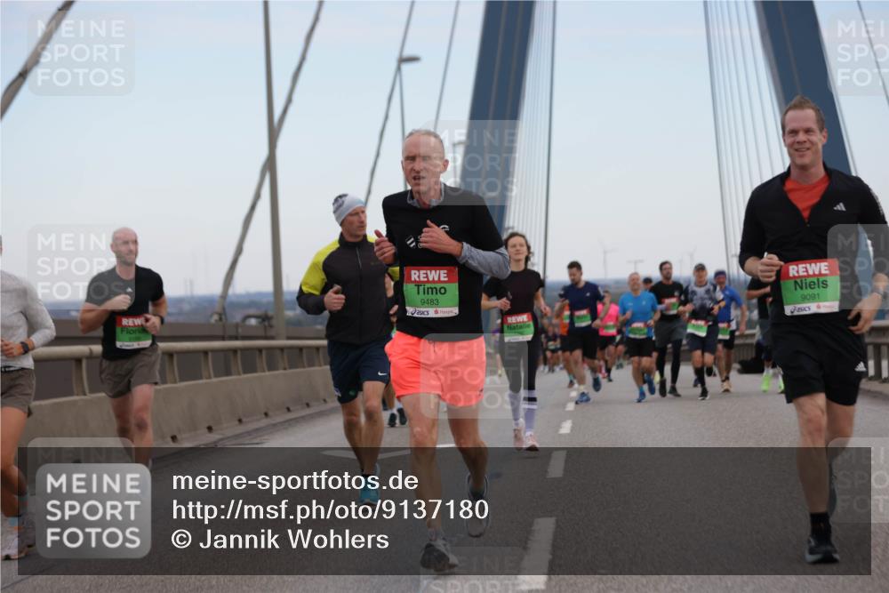 03.10.2025 - Köhlbrandbrückenlauf Jannik Wohlers http://msf.ph/oto/9137180 03.10.2025 15:24:58 Position 1 9483, 9091 meine-sportfotos.de