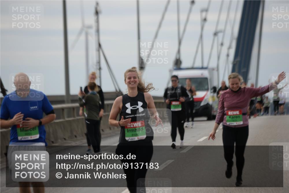 03.10.2025 - Köhlbrandbrückenlauf Jannik Wohlers http://msf.ph/oto/9137183 03.10.2025 16:07:25 Position 1 1677, 9256, 8186 meine-sportfotos.de