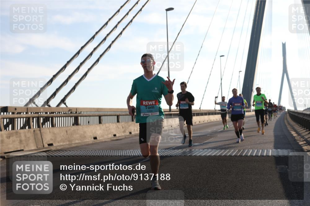 03.10.2025 - Köhlbrandbrückenlauf Yannick Fuchs http://msf.ph/oto/9137188 03.10.2025 08:21:07 Position 2 1268 meine-sportfotos.de