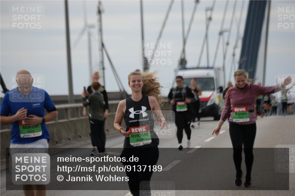 03.10.2025 - Köhlbrandbrückenlauf Jannik Wohlers http://msf.ph/oto/9137189 03.10.2025 16:07:25 Position 1 1677, 9256, 8186 meine-sportfotos.de