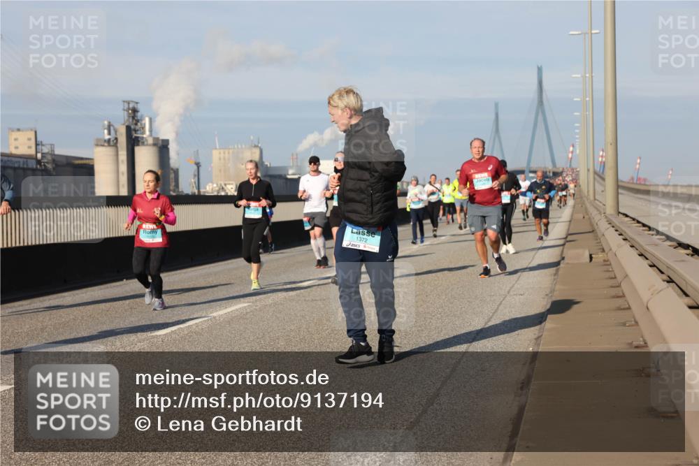 03.10.2025 - Köhlbrandbrückenlauf Lena Gebhardt http://msf.ph/oto/9137194 03.10.2025 09:55:04 Position 2 1372 meine-sportfotos.de