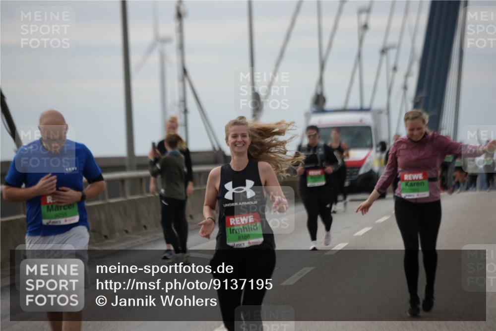 03.10.2025 - Köhlbrandbrückenlauf Jannik Wohlers http://msf.ph/oto/9137195 03.10.2025 16:07:25 Position 1 9255, 8186 meine-sportfotos.de