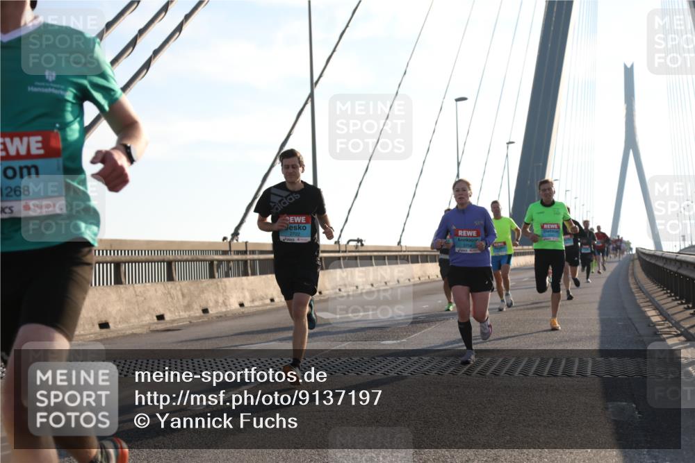 03.10.2025 - Köhlbrandbrückenlauf Yannick Fuchs http://msf.ph/oto/9137197 03.10.2025 08:21:08 Position 2 1268, 2722, 3704 meine-sportfotos.de