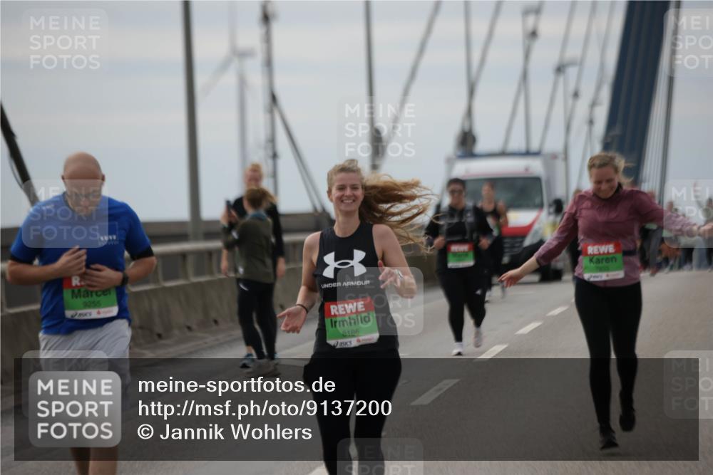 03.10.2025 - Köhlbrandbrückenlauf Jannik Wohlers http://msf.ph/oto/9137200 03.10.2025 16:07:25 Position 1 6, 9255, 8186 meine-sportfotos.de