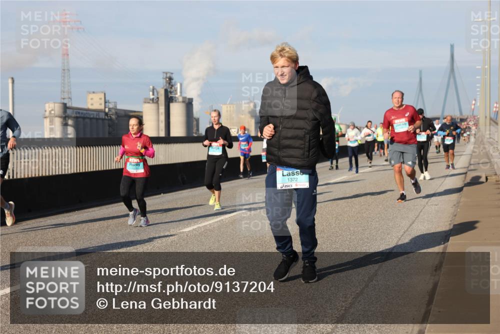 03.10.2025 - Köhlbrandbrückenlauf Lena Gebhardt http://msf.ph/oto/9137204 03.10.2025 09:55:05 Position 2 1372 meine-sportfotos.de