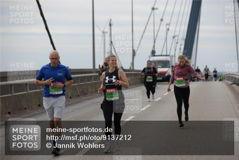 03.10.2025 - Köhlbrandbrückenlauf Jannik Wohlers http://msf.ph/oto/9137212 03.10.2025 16:07:26 Position 1 9255, 8186 meine-sportfotos.de