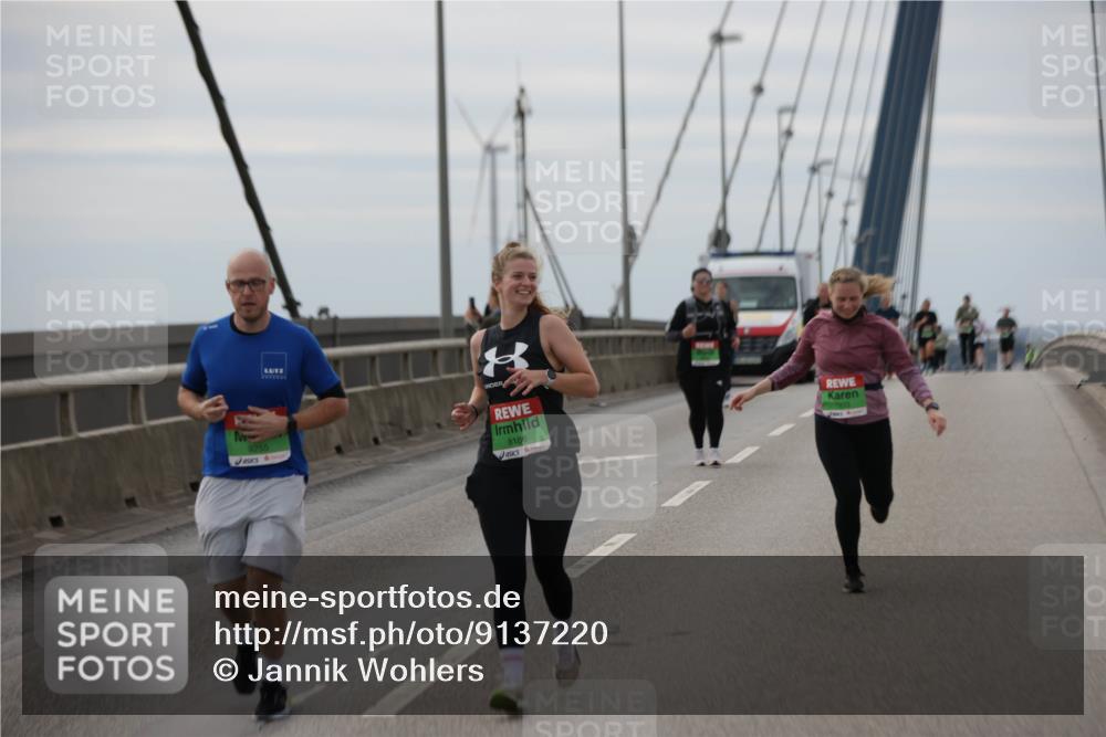 03.10.2025 - Köhlbrandbrückenlauf Jannik Wohlers http://msf.ph/oto/9137220 03.10.2025 16:07:26 Position 1 9255, 8186 meine-sportfotos.de