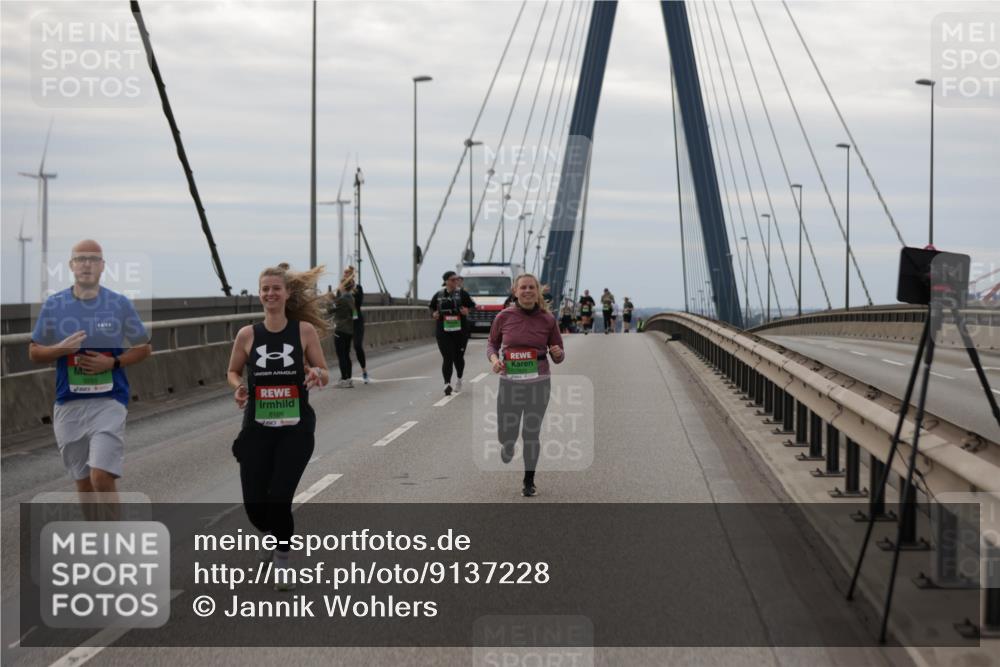 03.10.2025 - Köhlbrandbrückenlauf Jannik Wohlers http://msf.ph/oto/9137228 03.10.2025 16:07:27 Position 1 8186 meine-sportfotos.de