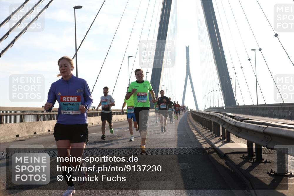 03.10.2025 - Köhlbrandbrückenlauf Yannick Fuchs http://msf.ph/oto/9137230 03.10.2025 08:21:09 Position 2 5, 3704, 3262 meine-sportfotos.de